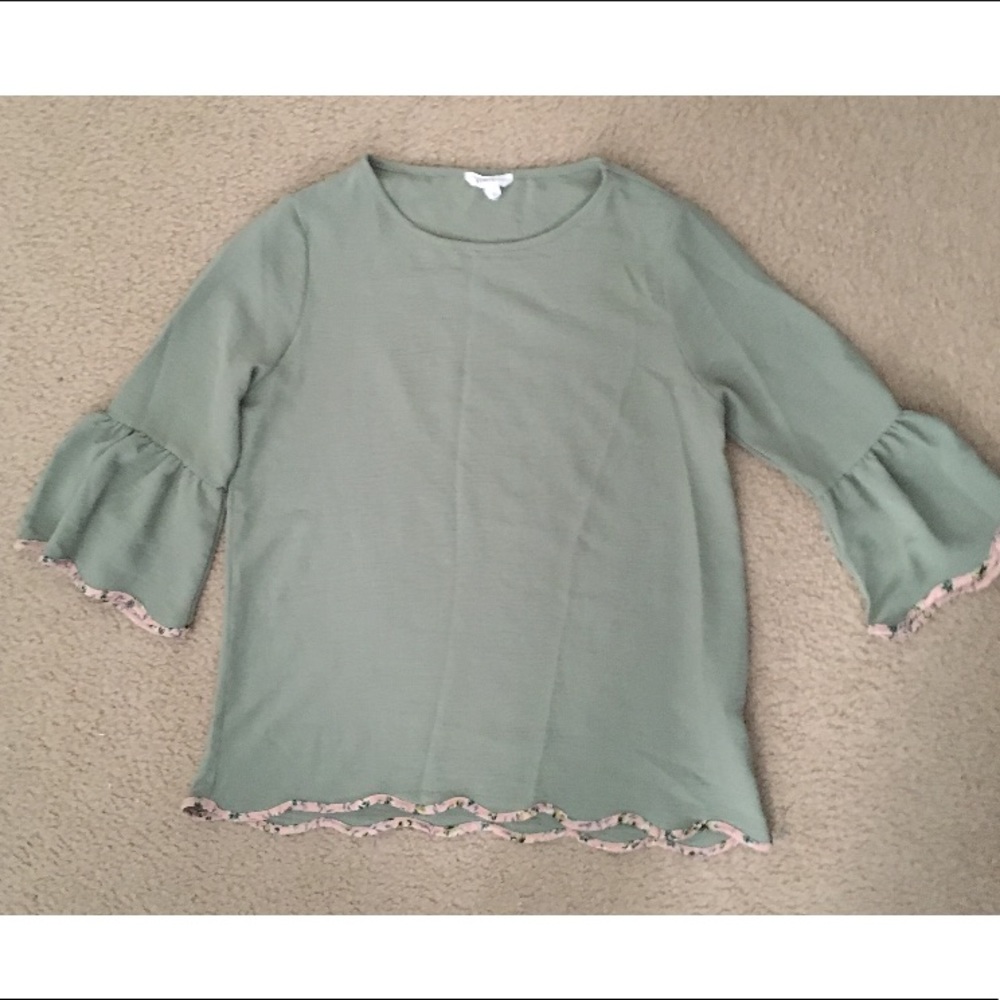 Beautiful Hearts Boutique Wave Detailed Top